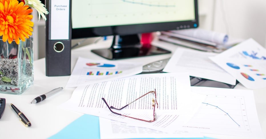 a student managing his articleship with studies